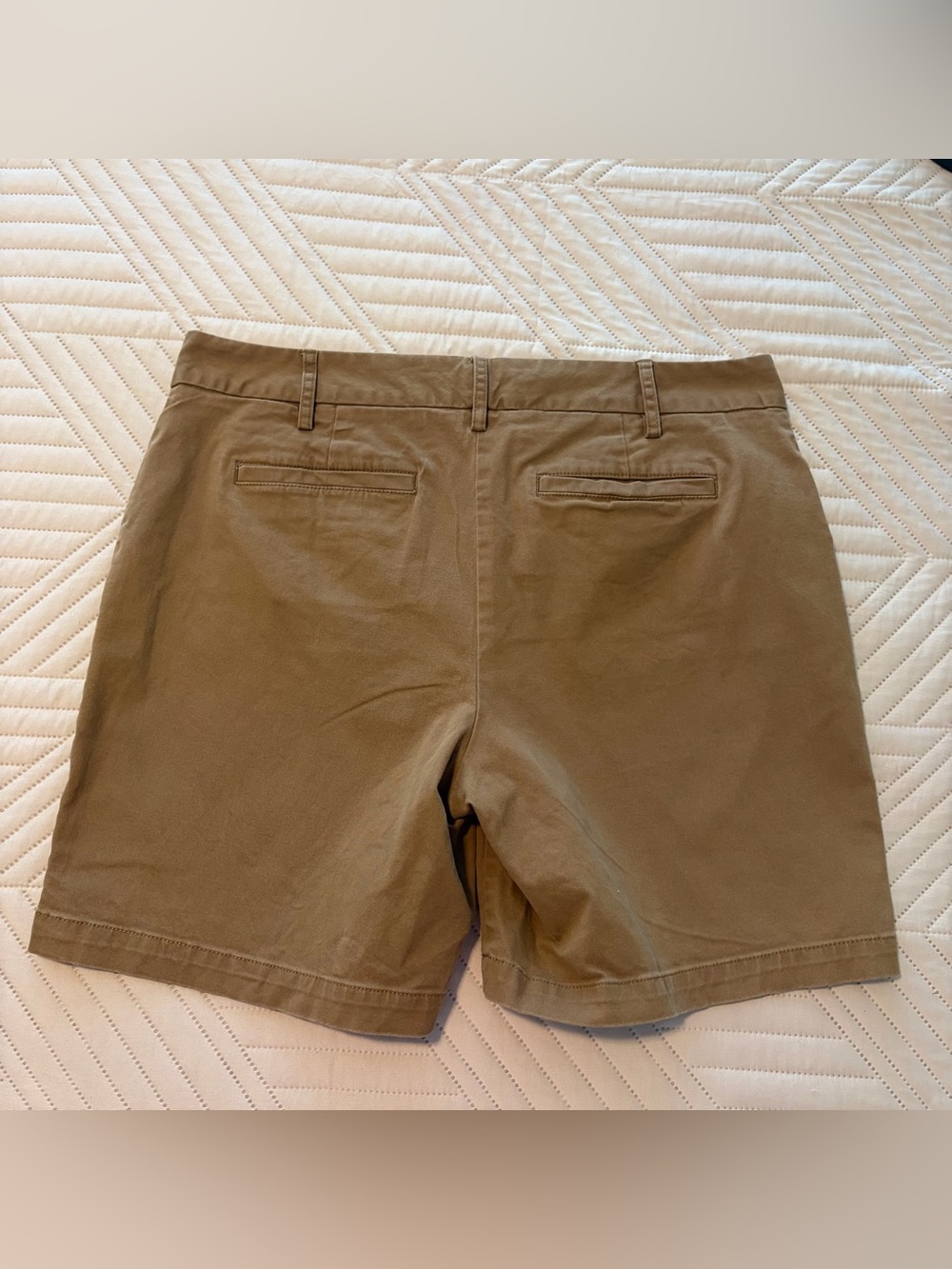 LANDS' END Women's Tan Chino Shorts
Size 10 - Picture 8 of 8